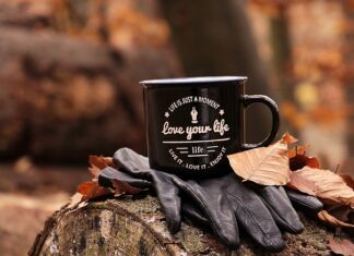 Skąd się wzięło powiedzenie jaja jak berety?