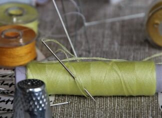 Co oznacza nitka na nadgarstku?