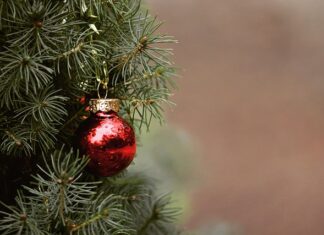 Jak udekorować sufit na wesele?