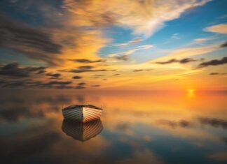 Z czego składa się sandał?