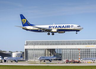 Czy walizkę mierzy się z kółkami Ryanair? Czy walizkę mierzy się z kółkami Ryanair?