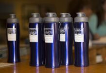 Ciepło emocji – kubek termiczny z grawerem jako prezent terapeutyczny kubek termiczny z grawerem